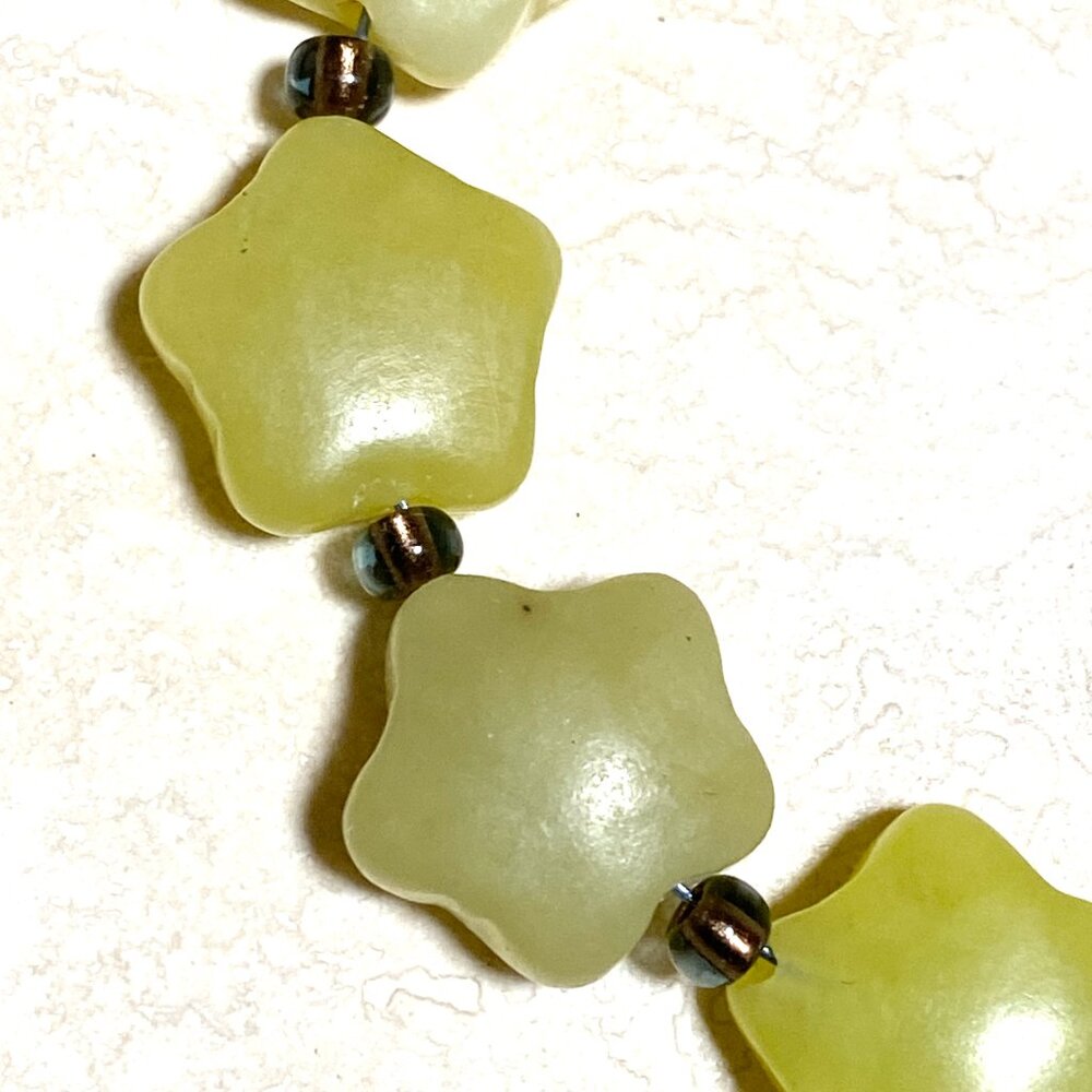 Starry Night Necklace, Lemon Yellow Star-Shape Serpentine Beaded Choker - Picture 10 of 15